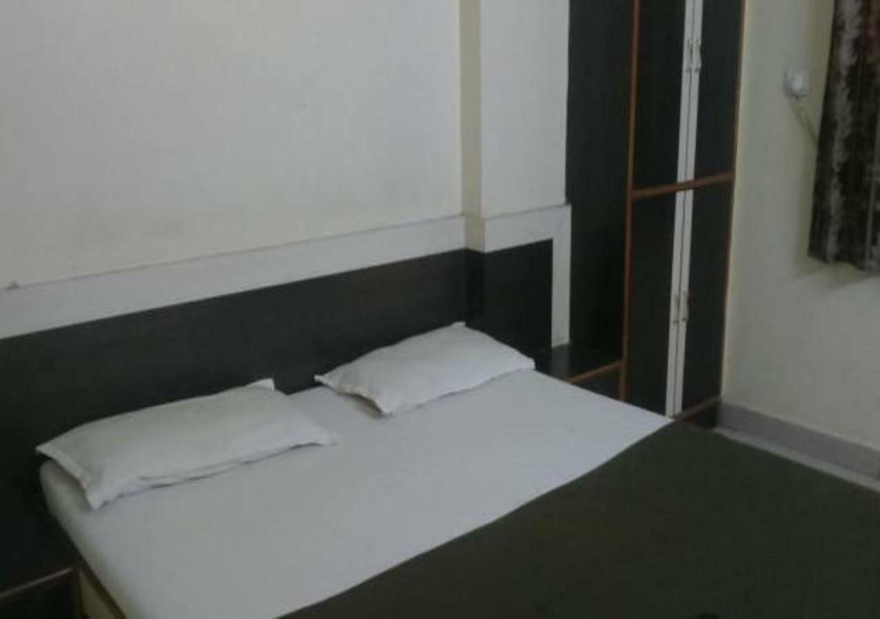 Hotel Sai Ganesh Shirdi Zewnętrze zdjęcie